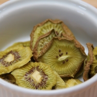 Finshed dehydrated kiwi chips